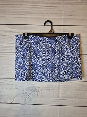 Lands' End Blue and White Tile-Print Swim Bottom Skirt Size 8